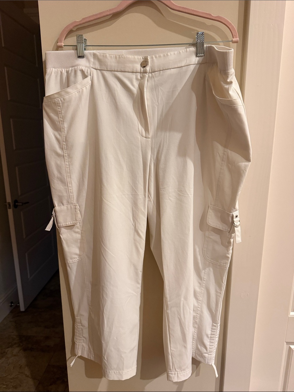 Women's white Cargo Capri Pants - Chicos